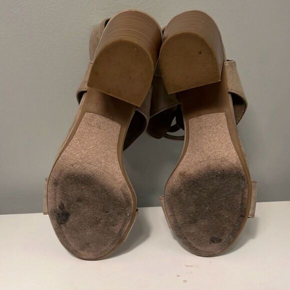 Heart in D Women's Taupe Suede Double Ankle Strap Block Heel Sandal Size 8 - Picture 12 of 14